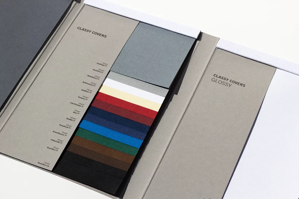 Nuancier de papier de création de la gamme Classy Covers de chez Favini, idéal pour la reliure et la couverture de livres