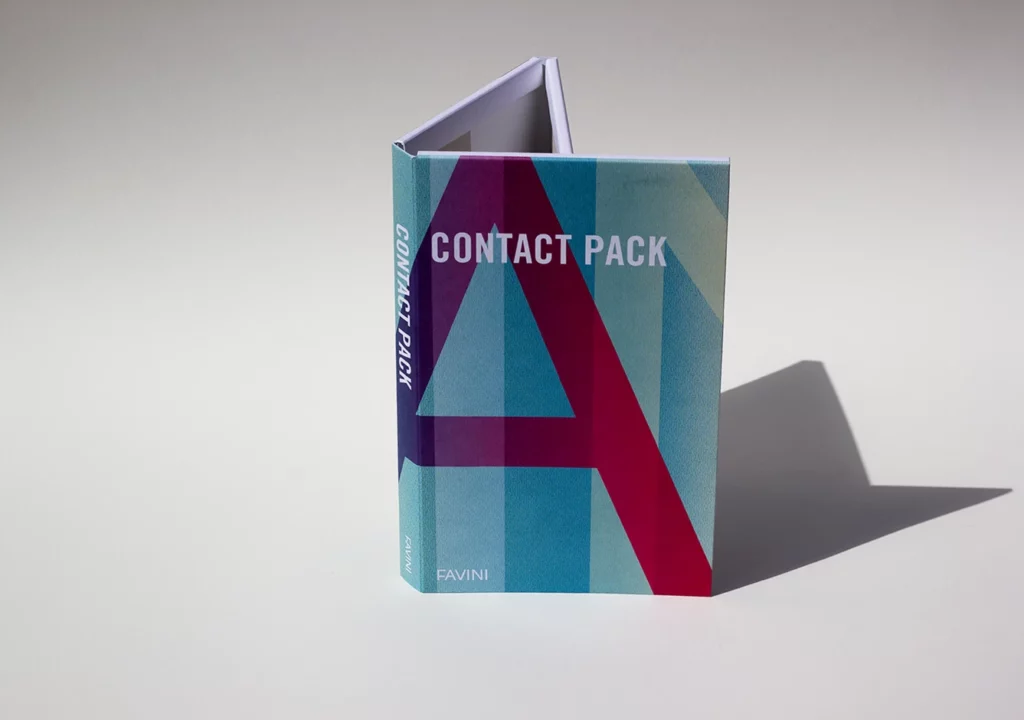 Nuancier de papier de création de la gamme Contact Pack de chez Favini