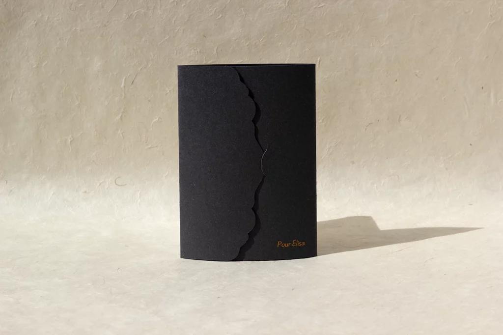 Enveloppe à pochette, modèle Folio, pour une papeterie fine avec dorure à chaud — Atelier Forme contre forme, Bordeaux.
