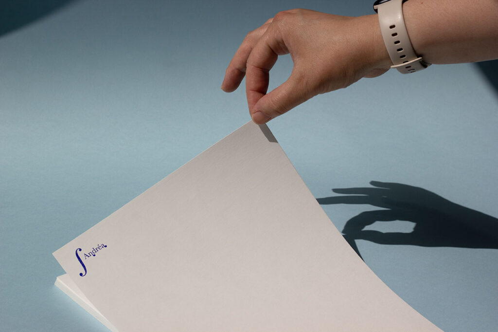Papier à en-tête sur mesure pour un ensemble de papeterie fine — Atelier Forme contre forme, Bordeaux.